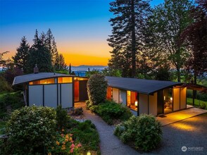 14407 SE 55th St in Bellevue, WA - Building Photo - Building Photo