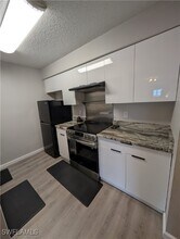3401 Winkler Ave in Ft. Myers, FL - Building Photo - Building Photo