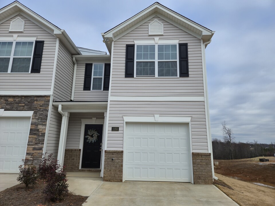 1155 Evelynnview Ln in Kernersville, NC - Building Photo