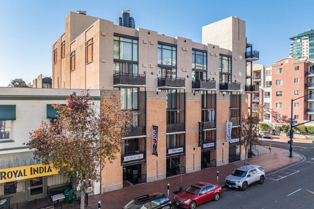 Cornerstone Lofts in San Diego, CA - Foto de edificio