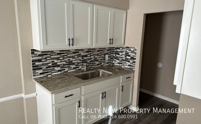 2817 Noble Rd in Cleveland Heights, OH - Building Photo - Building Photo