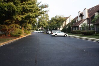 1611 Airy Hill Ct in Crofton, MD - Building Photo - Building Photo