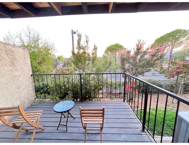 847 Mission Sierra Ct, Unit Mission Sierra in Redding, CA - Building Photo - Building Photo