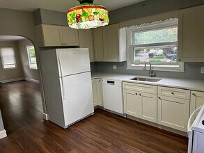 14 Charbonneau Ave in Freetown, MA - Building Photo - Building Photo