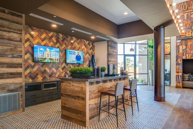 NOVO Broadway Apartments in Tempe, AZ - Building Photo - Interior Photo