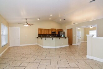 23214 Sierra Rd in Land O Lakes, FL - Foto de edificio - Building Photo