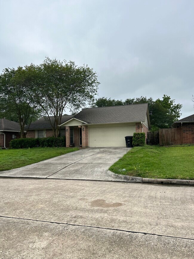 2306 Old Oak Ln Rentals in Humble, TX