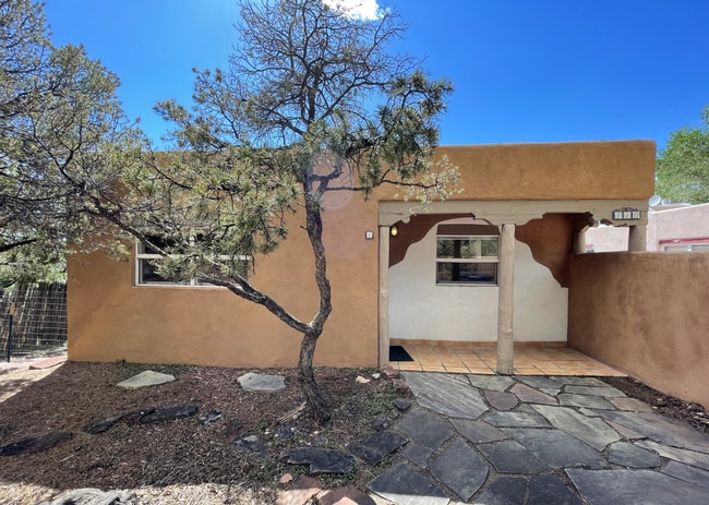 410 Sunset St in Santa Fe, NM - Building Photo - Building Photo