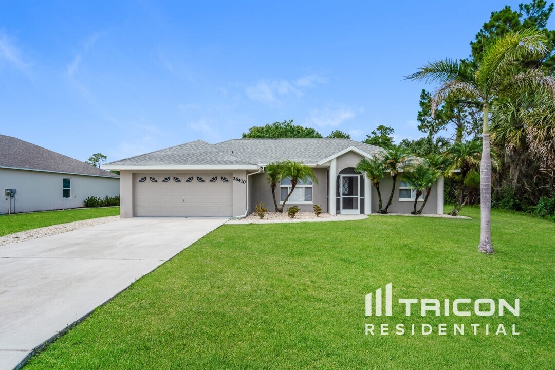 25410 Rancagua Dr in Punta Gorda, FL - Building Photo
