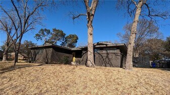 4221 N 23rd St in Waco, TX - Building Photo