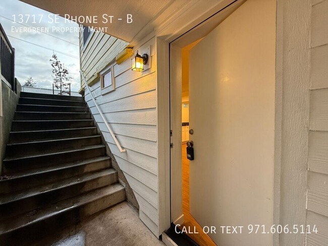 13717 SE Rhone St in Portland, OR - Building Photo - Building Photo