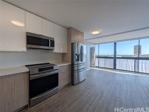 4300 Waialae Ave in Honolulu, HI - Building Photo - Building Photo