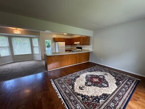 1080 Beechmeadow Ln in Cincinnati, OH - Foto de edificio - Building Photo