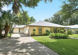 5933 Dover Pl in New Orleans, LA - Foto de edificio - Building Photo