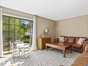 272 Hubbard Ave in Stamford, CT - Building Photo - Building Photo
