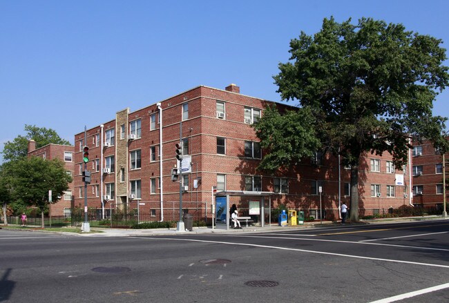 Lightview Cooperative in Washington, DC - Foto de edificio - Building Photo