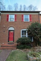 7966 Hidden Bridge Dr in Springfield, VA - Building Photo