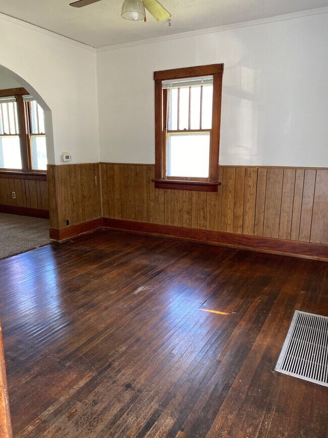 306 Idaho St in Waterloo, IA - Building Photo - Building Photo