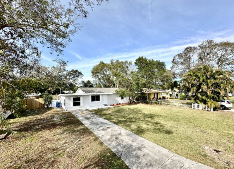 1520 Young Ave in Clearwater, FL - Building Photo