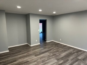 869 North Hill Ln in Cincinnati, OH - Foto de edificio - Building Photo