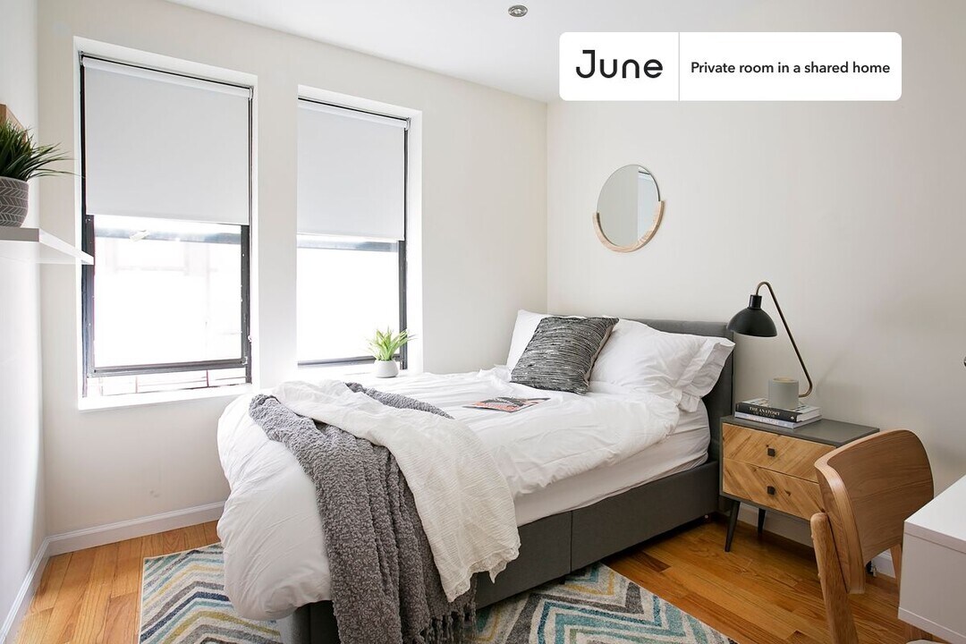 Private bedroom in 4 bed/2 bath Home in New York, NY - Building Photo