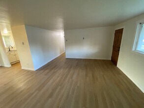 1673 W Victory Rd in Boise, ID - Building Photo - Building Photo