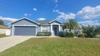 2713 Nature Pointe Loop in Ft. Myers, FL - Building Photo