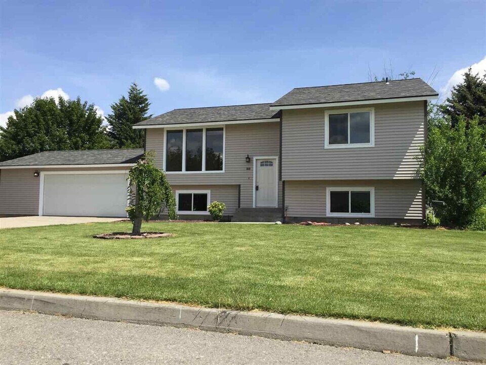 5610 N Malta St in Newman Lake, WA - Building Photo