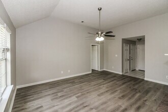 7568 Baysweet Dr in Memphis, TN - Building Photo - Building Photo