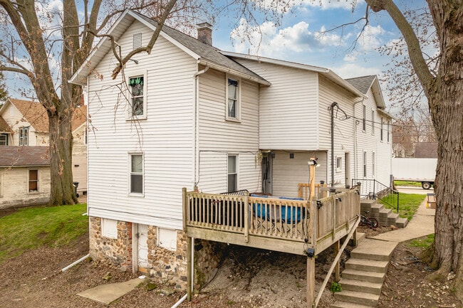 219 E McPherson Hwy in Clyde, OH - Foto de edificio - Building Photo