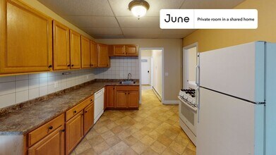 Private bedroom in 3 bed/1 bath Home in Boston, MA - Building Photo - Building Photo