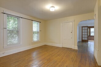 2517 Monroe St NE, Unit 2 in Minneapolis, MN - Building Photo - Building Photo