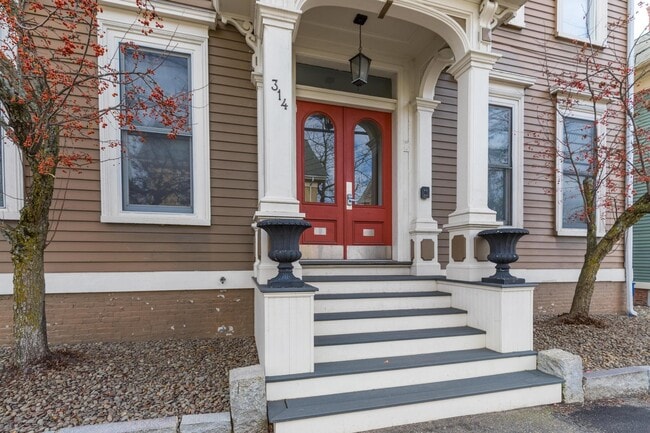 314 Islington St in Portsmouth, NH - Building Photo - Building Photo