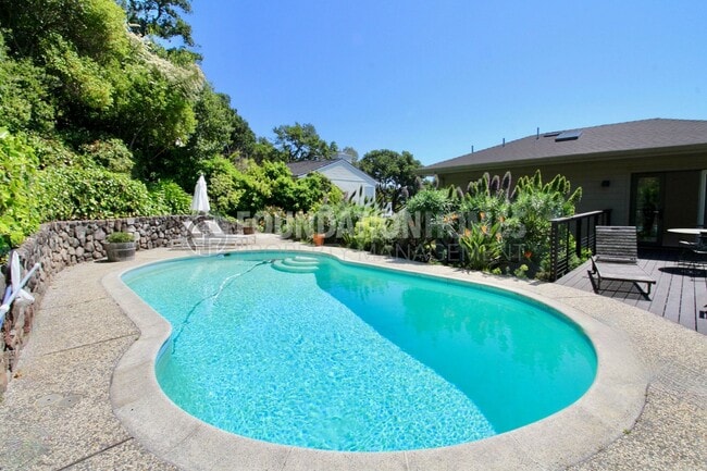 107 Bretano Way