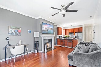 2539 W Warren Blvd, Unit #2 in Chicago, IL - Foto de edificio - Building Photo