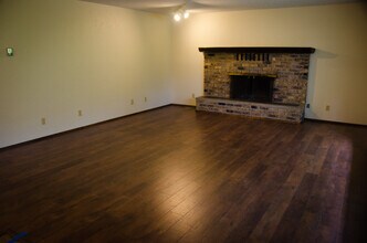 11839 Glenwood Rd in Port Orchard, WA - Building Photo - Building Photo