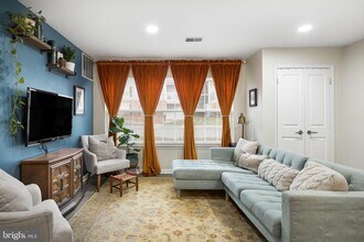 645 Constellation Square SE in Leesburg, VA - Building Photo - Building Photo