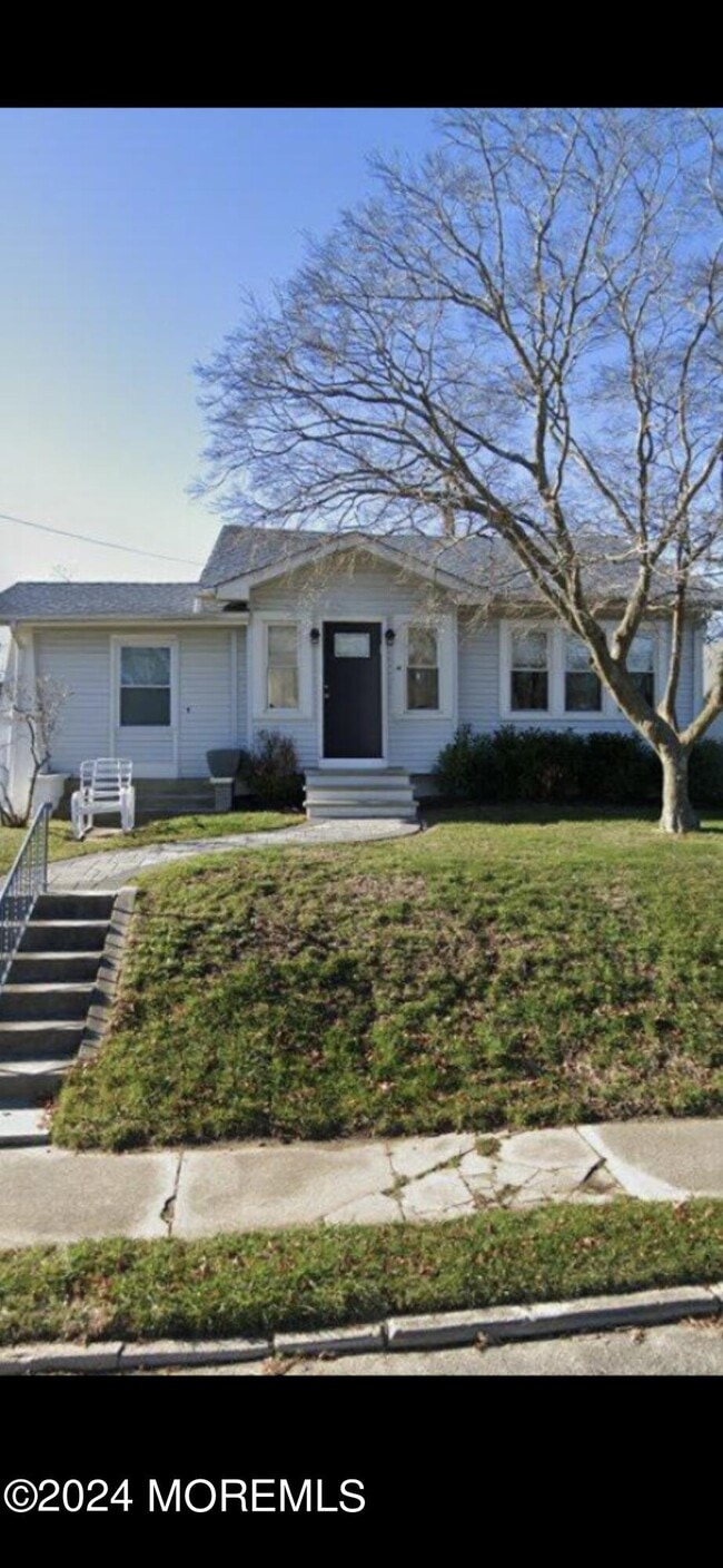 property at 4 Oakwood Ave