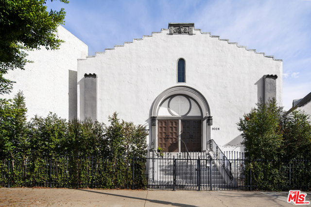 900 N Hoover in Los Angeles, CA - Foto de edificio