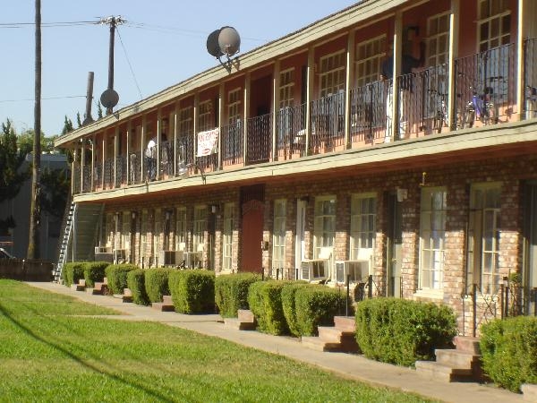 Saini Apartments in Yuba City, CA - Foto de edificio - Building Photo