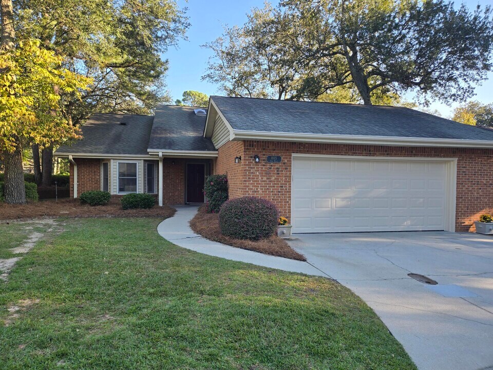 805 Oak Pl in Aiken, SC - Building Photo