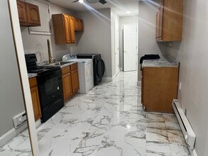 390 Cedar Hill Rd in Ambler, PA - Building Photo - Building Photo