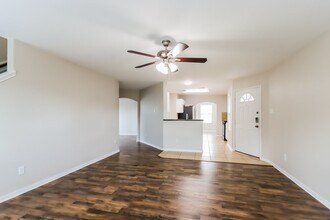 16779 Warbler Dr in Conroe, TX - Building Photo - Building Photo