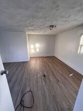 1593 N Goodman St-Unit -unit 4 in Rochester, NY - Foto de edificio - Building Photo