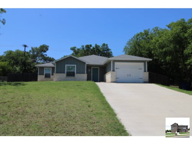 property at 912 S 25th St