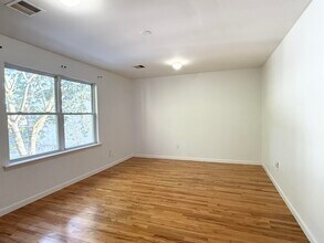 212 New York Ave in Jersey City, NJ - Building Photo - Building Photo
