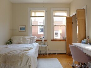 828 Parker St, Unit 3 in Boston, MA - Foto de edificio - Building Photo