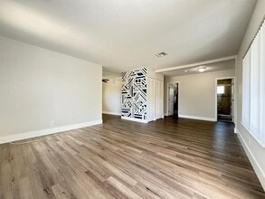 600 NW 18th St, Unit E in Fort Lauderdale, FL - Foto de edificio - Building Photo