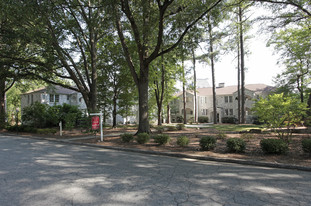 51-77 Peachtree Memorial Dr NW in Atlanta, GA - Building Photo
