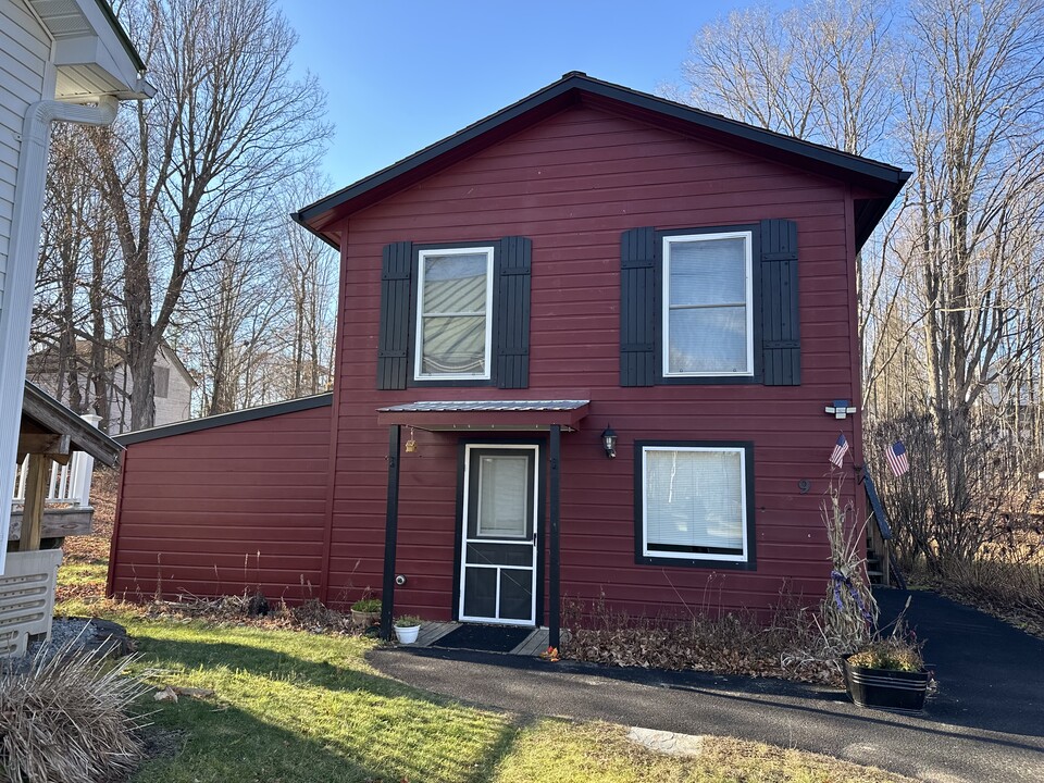 9 Windsor St, Unit 1 in Schroon Lake, NY - Building Photo